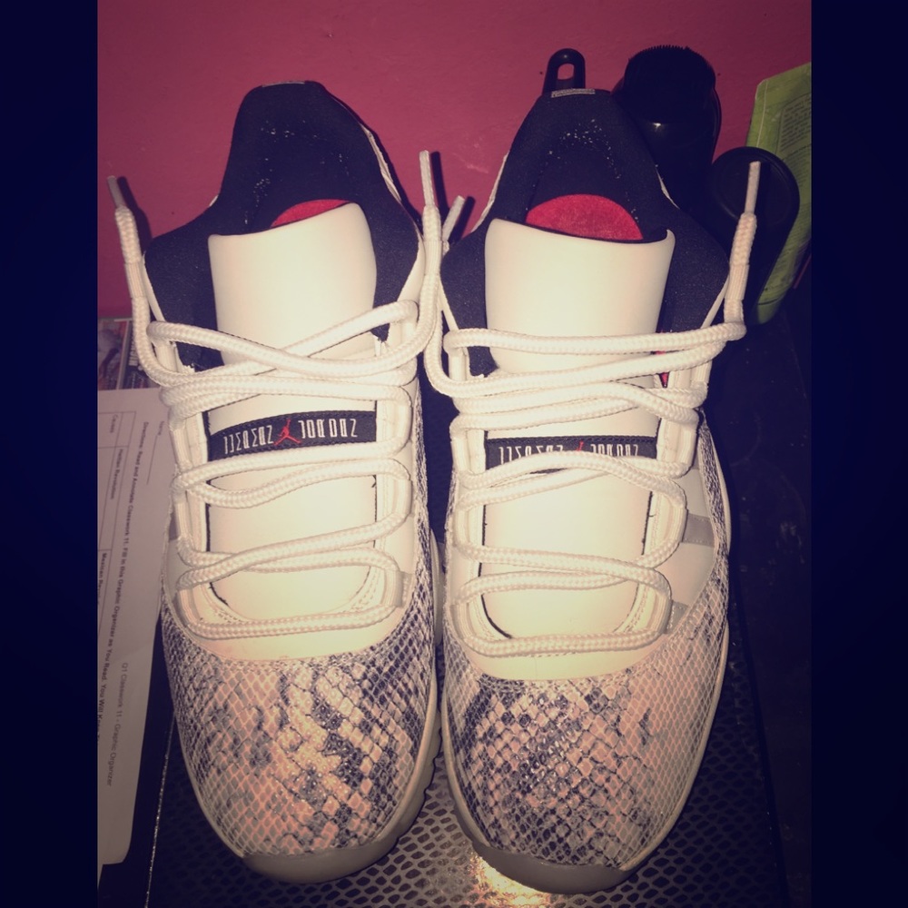 Jordan 11 Snakeskins Black And white
